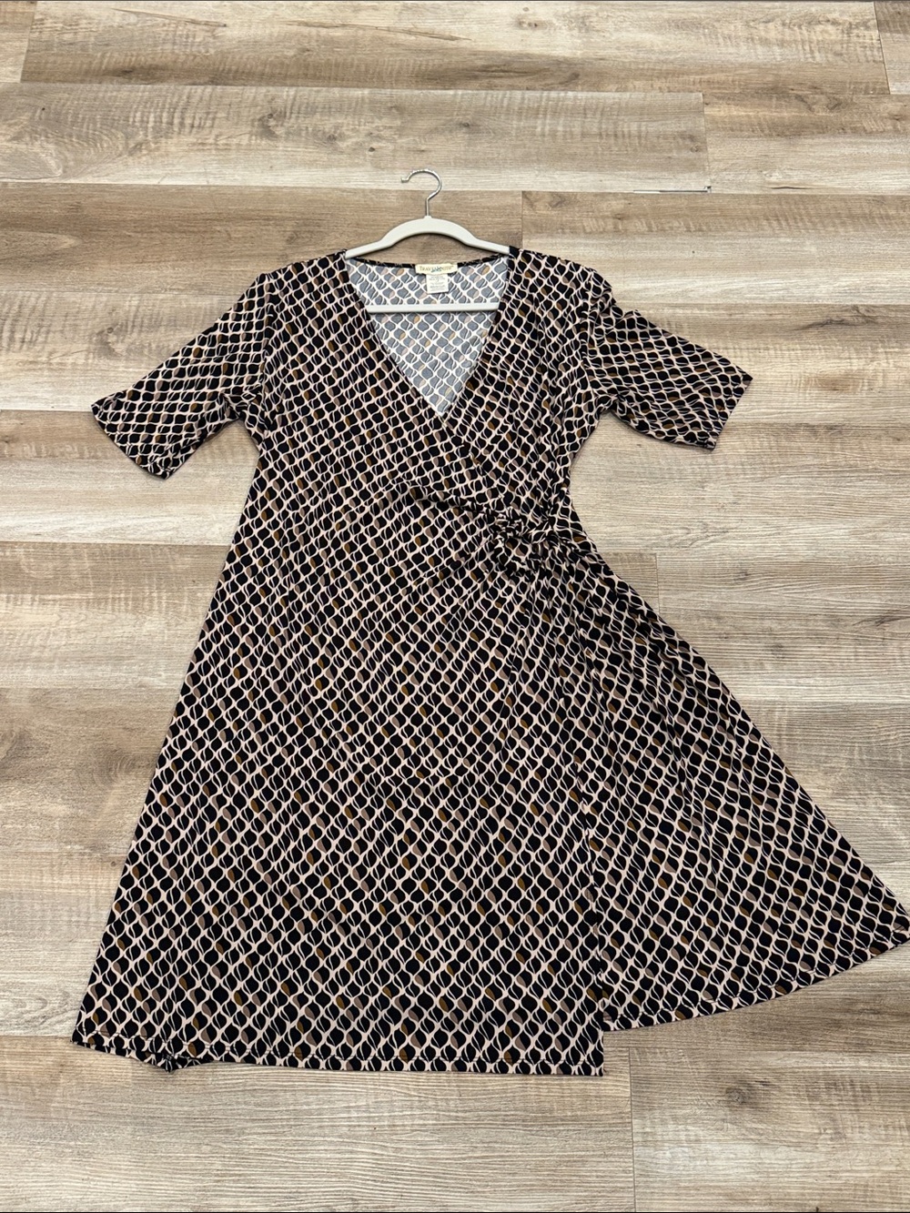 TravelSmith Black and Tan Geometric Wrap Dress Wrinkle Free Packable Resort Wear